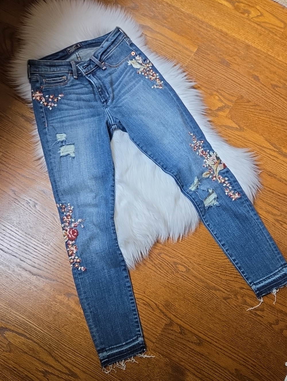 Abercrombie & Fitch Blue Floral Embroidered Skinny Jeans
